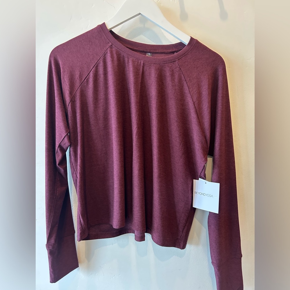 Beyond Yoga midnight burgundy slub long sleeved top. Size large.